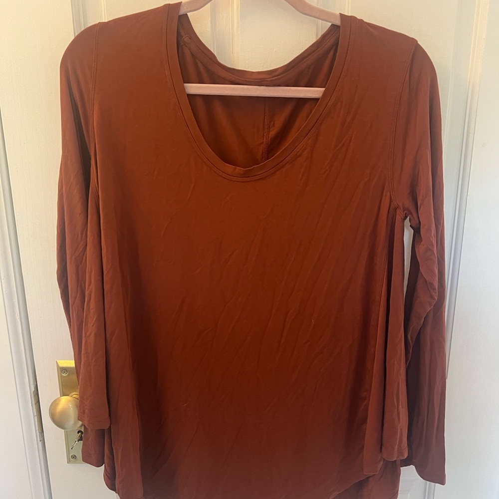 Lululemon “Up for Down Time Long” Sleeve
Dark Terracotta size 8